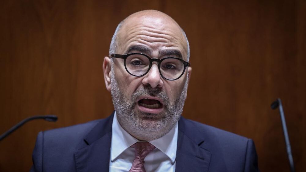 Pinto Luz assume atraso na alta velocidade Lisboa-Porto e aponta Finanças