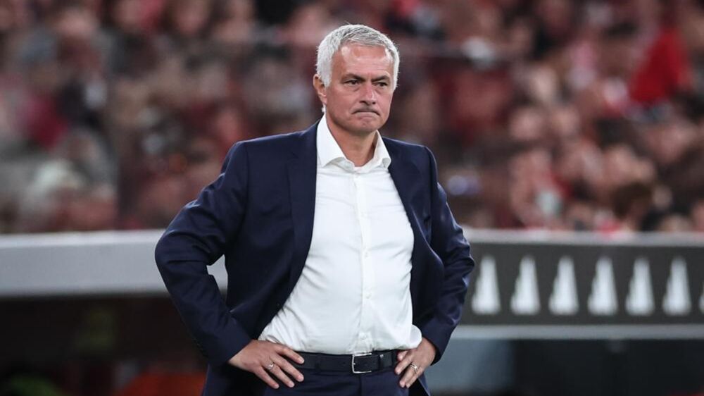 Mourinho no primeiro jogo na Luz pelo Benfica