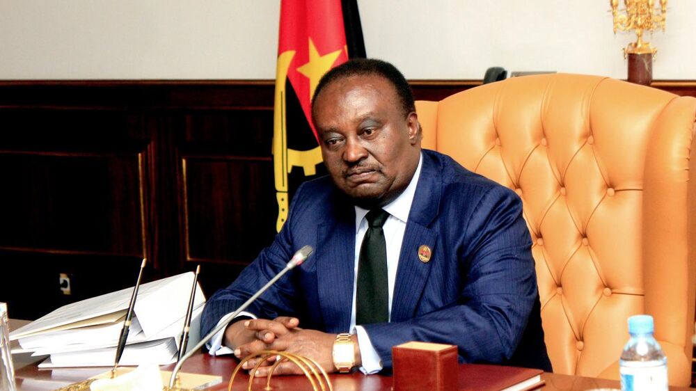 Morreu Piedade dos Santos, ex-vice presidente de Angola