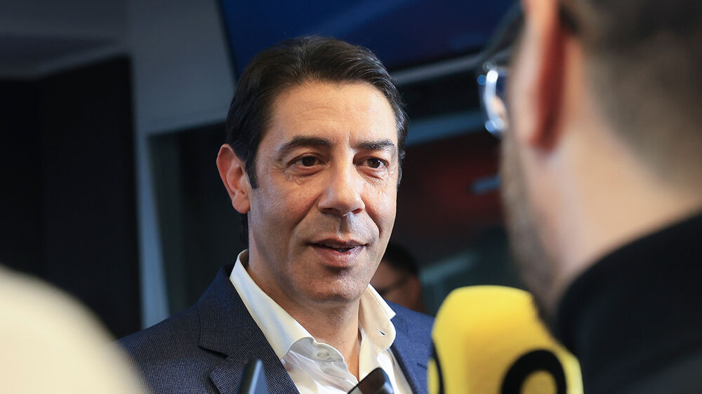 Rui Costa critica o futebol português em festa do clube
