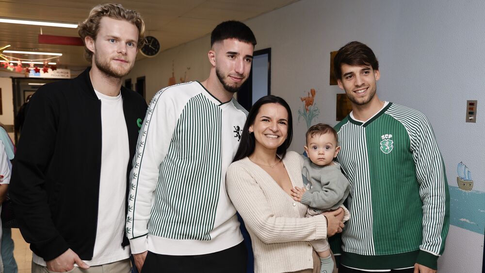 Jogadores do Sporting visitam crianças no hospital