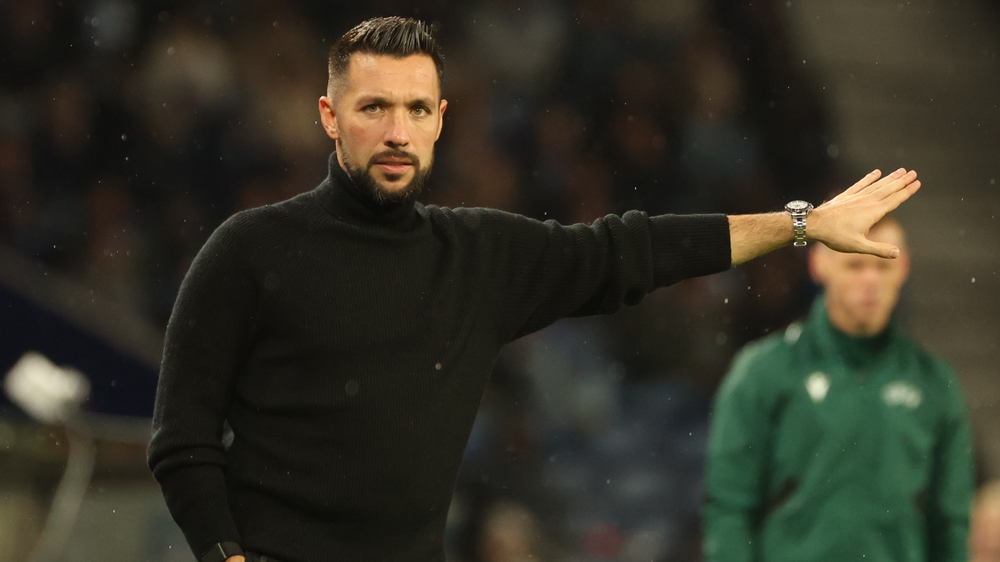 Francesco Farioli, treinador do FC Porto, durante o jogo com o Malmö