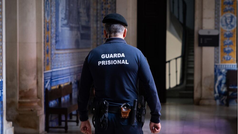Adesão a greve dos guardas prisionais ronda os 80%