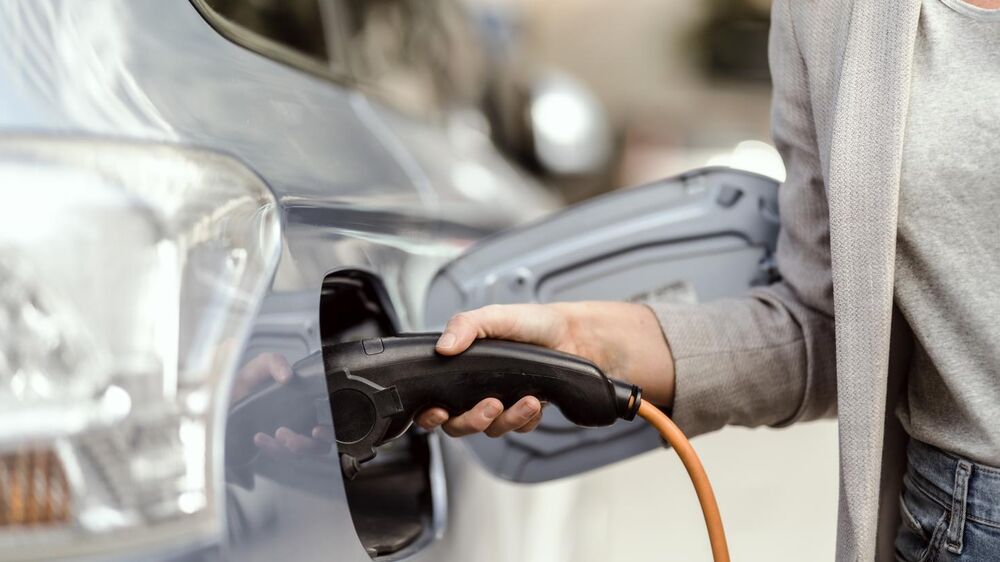 Candidaturas ao apoio estatal à compra de veículos elétricos abrem hoje