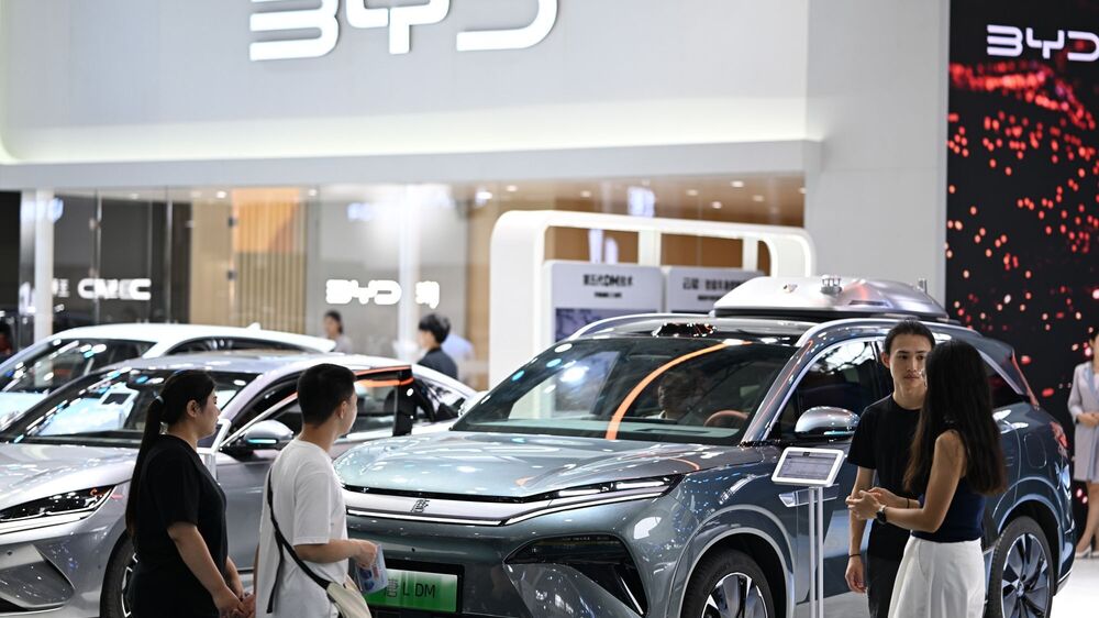 BYD enfrenta abrandamento do crescimento, apesar de vender milhões de carros