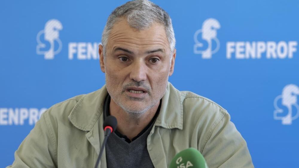 Mário Nogueira, da Fenprof, alerta para falta de professores e pede revisão da carreira