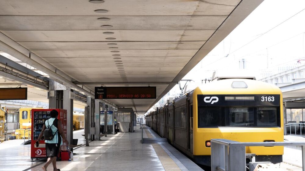 Circulação de comboios condicionada na Linha de Cascais na sexta-feira e no sábado