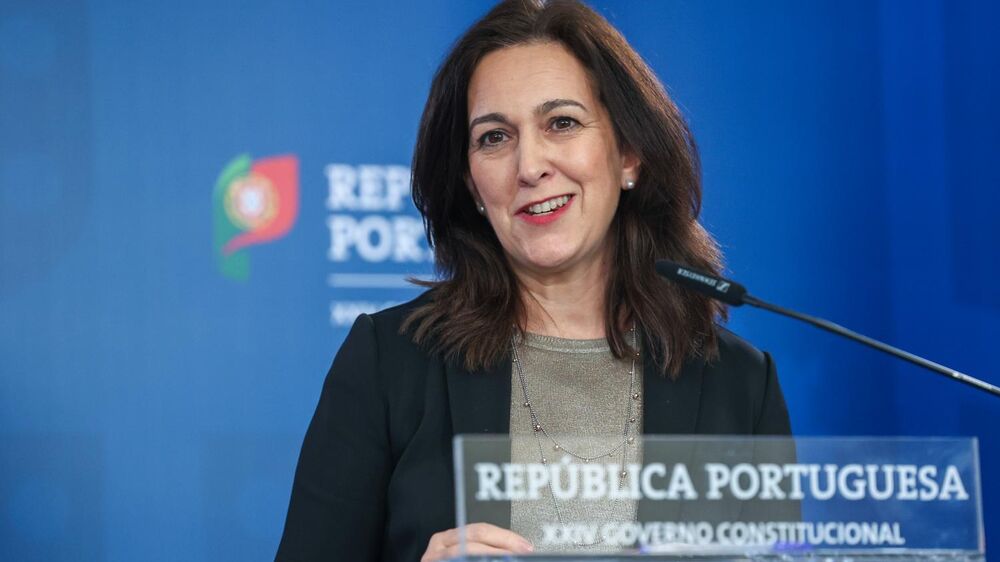 Rita Alarcão Júdice aborda registo de terrenos em Portugal