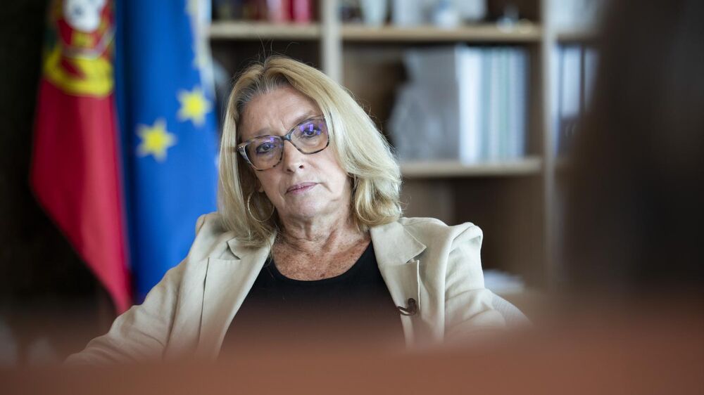 Maria Rosário Palma Ramalho, ministra do Trabalho, posa para foto