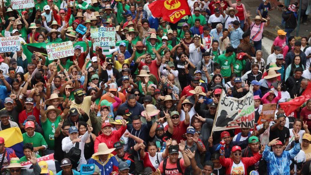 Libertação de Nicolas Maduro exigida em Caracas por mihares de manifestantes