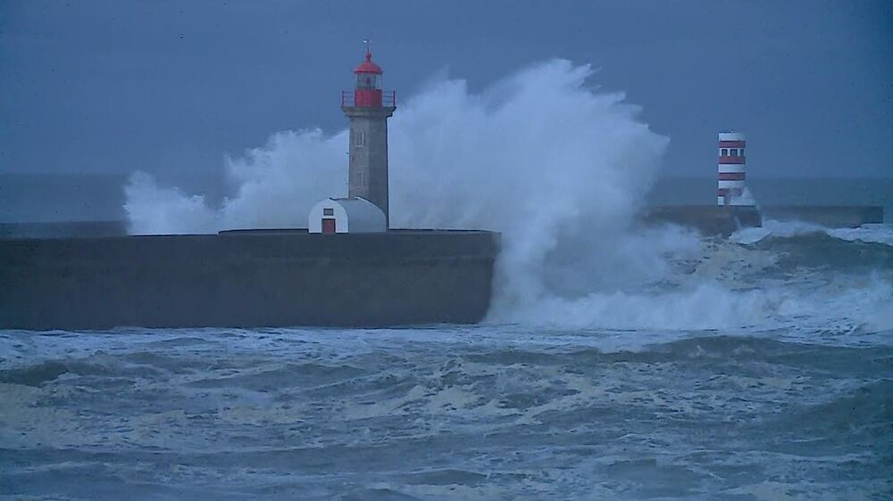 Costa norte da Madeira e Porto Santo sob aviso laranja devido à agitação marítima