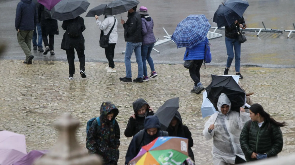 Norte e Centro de Portugal afetados por mau tempo, com chuva e Proteção Civil ativa