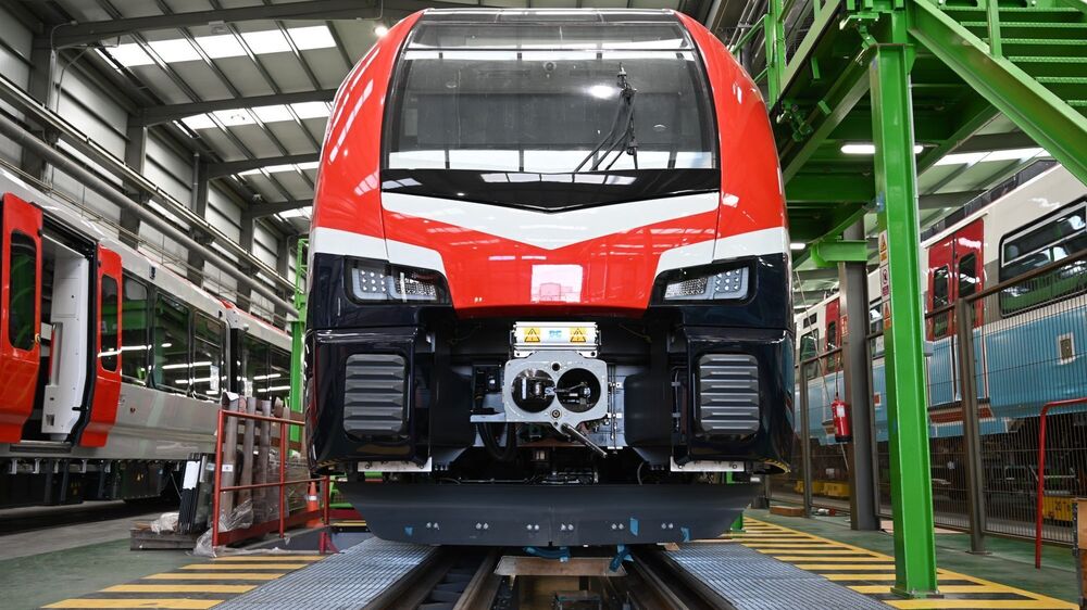 CP recebe primeiro de 22 novos comboios regionais