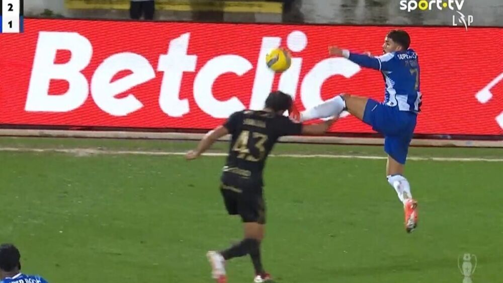 William Gomes suspenso dois jogos por entrada violenta no Casa Pia-FC Porto