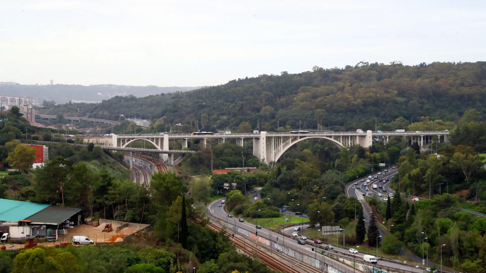 Viaduto Duarte Pacheco liga Lisboa a Cascais 