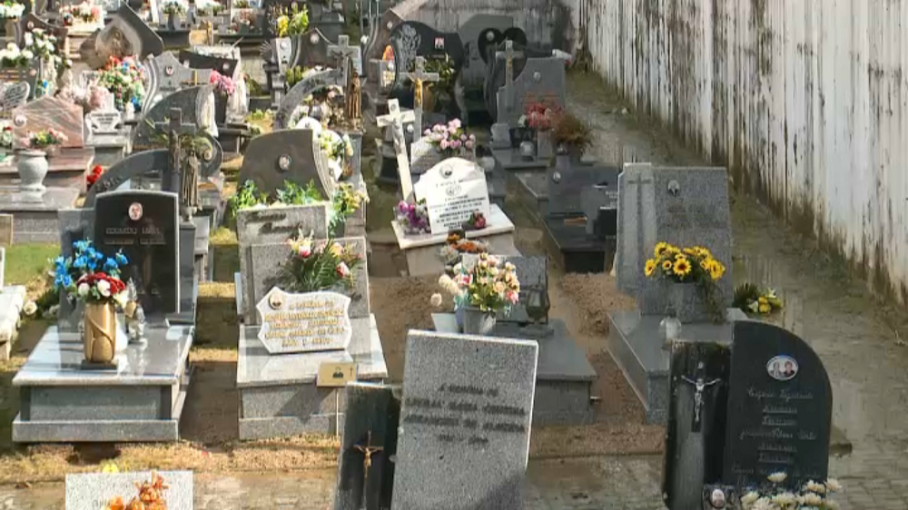 Deslizamento de terras danifica sete campas no cemitério de Midões, em Tábua 