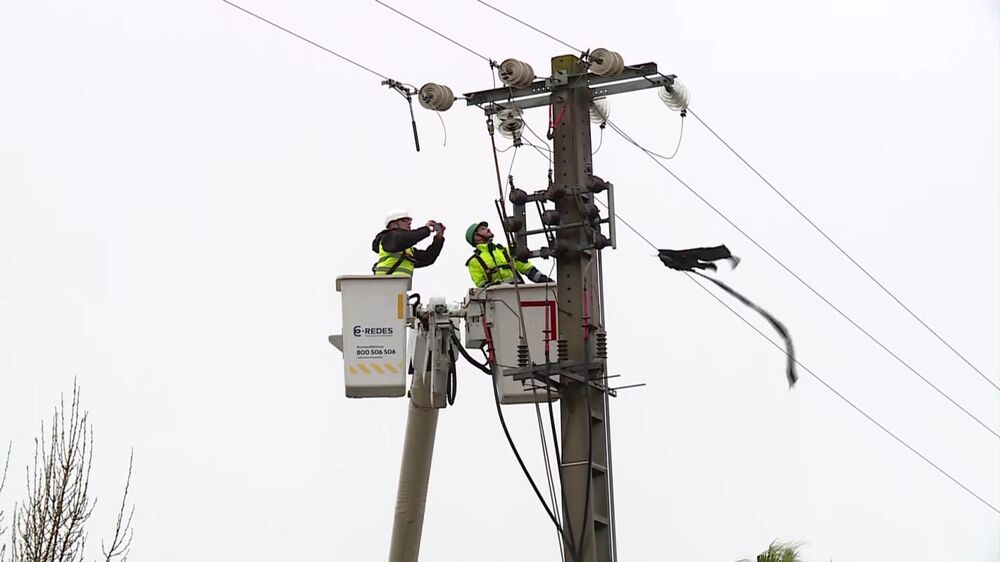 E-redes diz ter diversos canais de reporte de avarias após críticas da Anafre