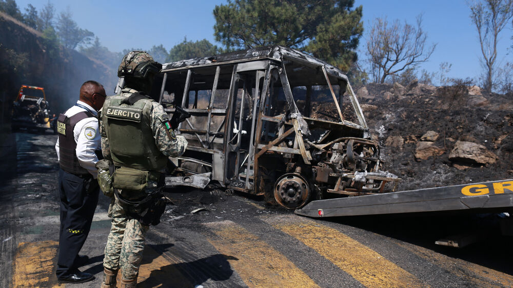 Autoridades do México priorizam travar distúrbios após morte de líder de cartel