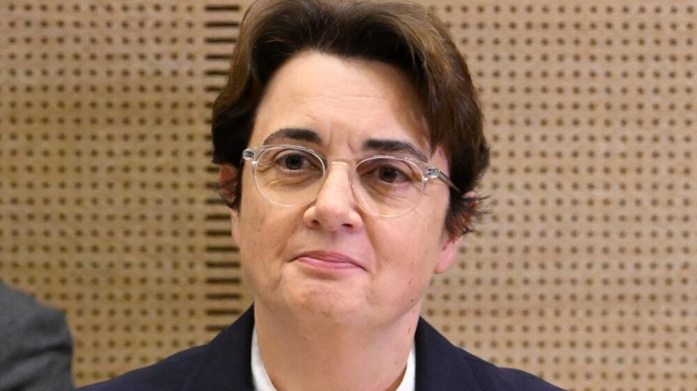 Laurence des Cars deixa a direção do Louvre após furto de joias