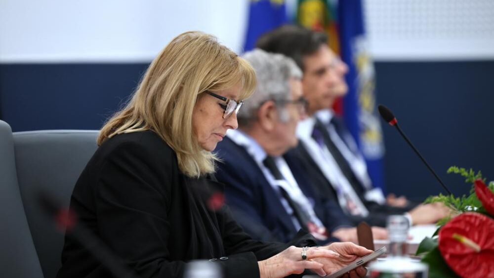 Ministra do Trabalho diz que houve consenso em 'mais de três dezenas de artigos' para lei laboral