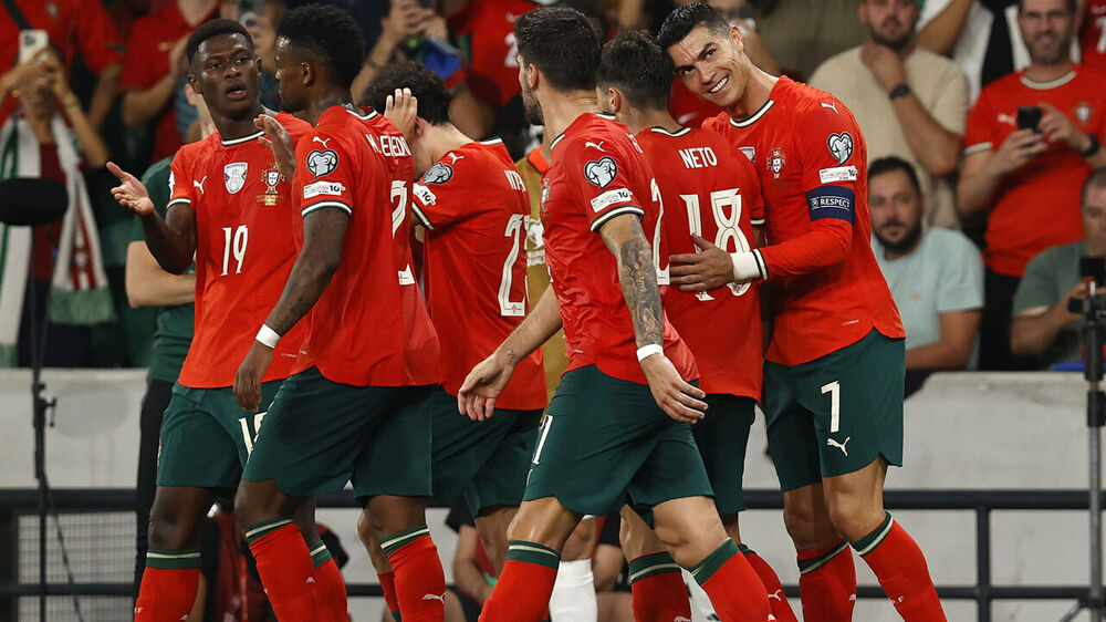 Seleção Nacional festeja golo