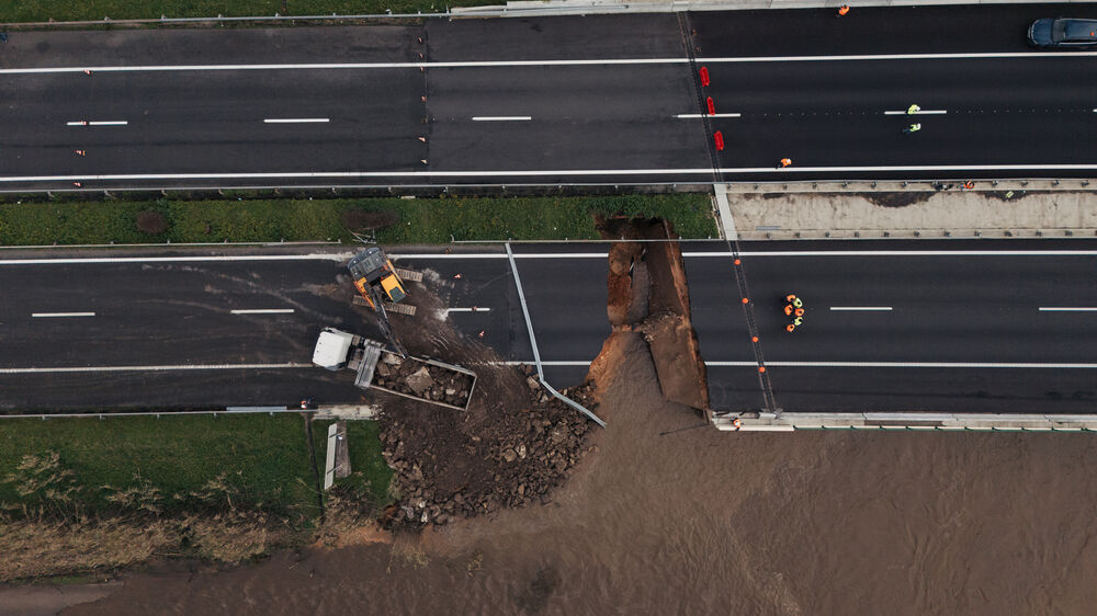 Colapso na A1 causa interdição e trabalhos de recuperação urgentes