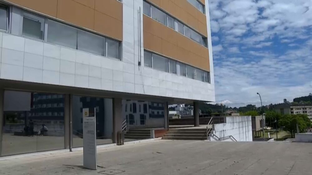 Hermínio Loureiro fica em silêncio no julgamento em que é suspeito de entregar obras sem contrato quando era presidente de câmara  