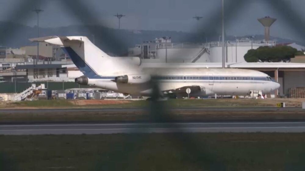 Ex-vice presidente da República Democrática do Congo notificado pela ANA Aeroportos para retirar avião que tem estacionado em Faro há 19 anos 