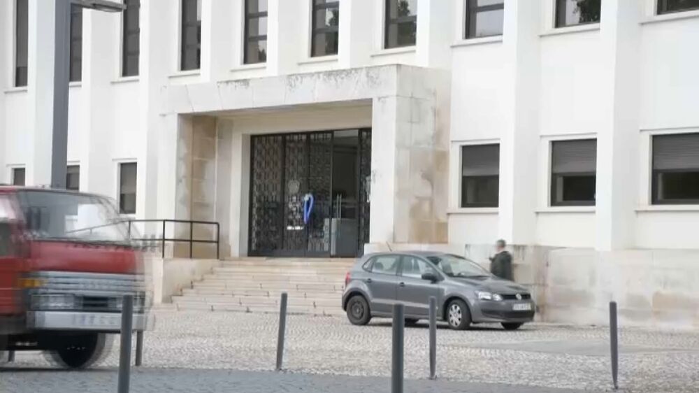 Ex-empresário do ramo imobiliário julgado por um total de 52 crimes de burla qualificada e dois de falsificação