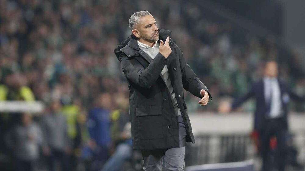 Rui Borges dá orientações no Sporting-FC Porto