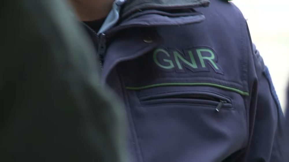 A GNR detém homem por posse de arma proibida no concelho de Torre de Moncorvo 