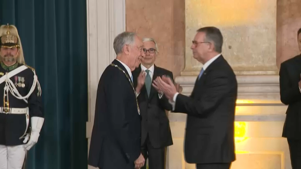 Marcelo Rebelo de Sousa condecorado com o grande-colar da Ordem da Liberdade por António José Seguro 