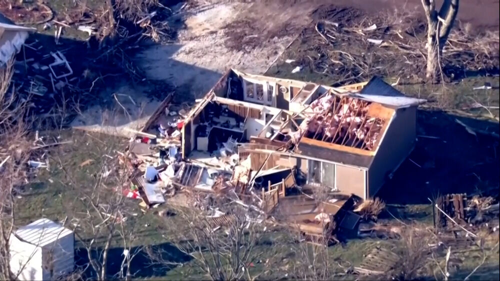 Tornados deixam rastro de destruição em Illinois