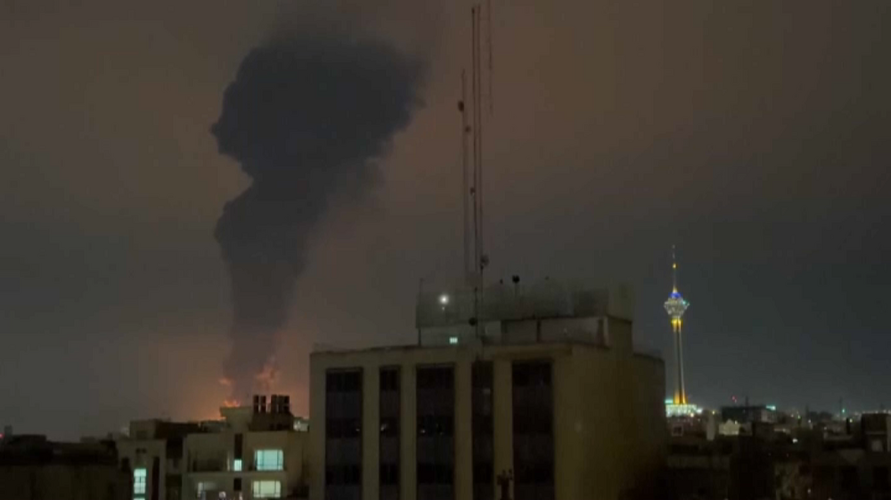 Autoridades alertam para riscos para saúde da 'chuva negra' no Irão 