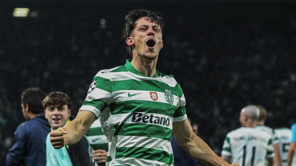 Rafael Nel celebra um momento em jogo do Sporting