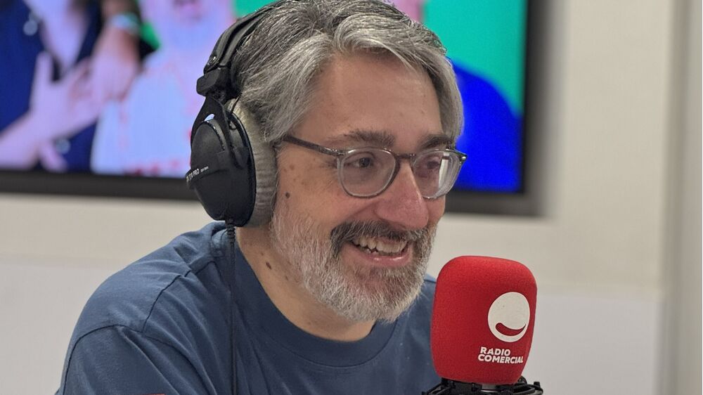 Nuno Markl emociona-se no regresso à Rádio Comercial, no aniversário da estação