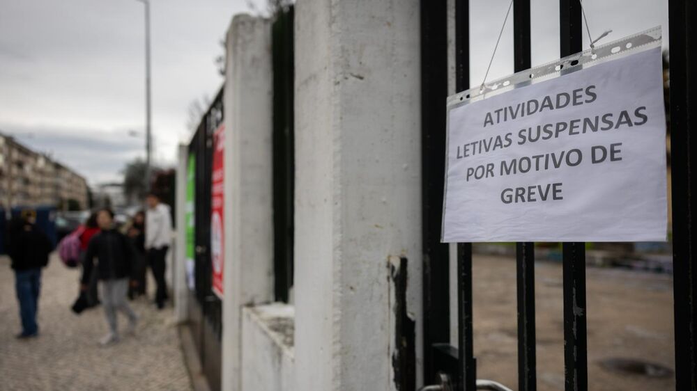 Greve na função pública com adesão a rondar os 80%