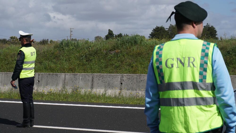 A1 cortada no sentido norte-sul em Vila Nova de Gaia devido a incêndio em camião