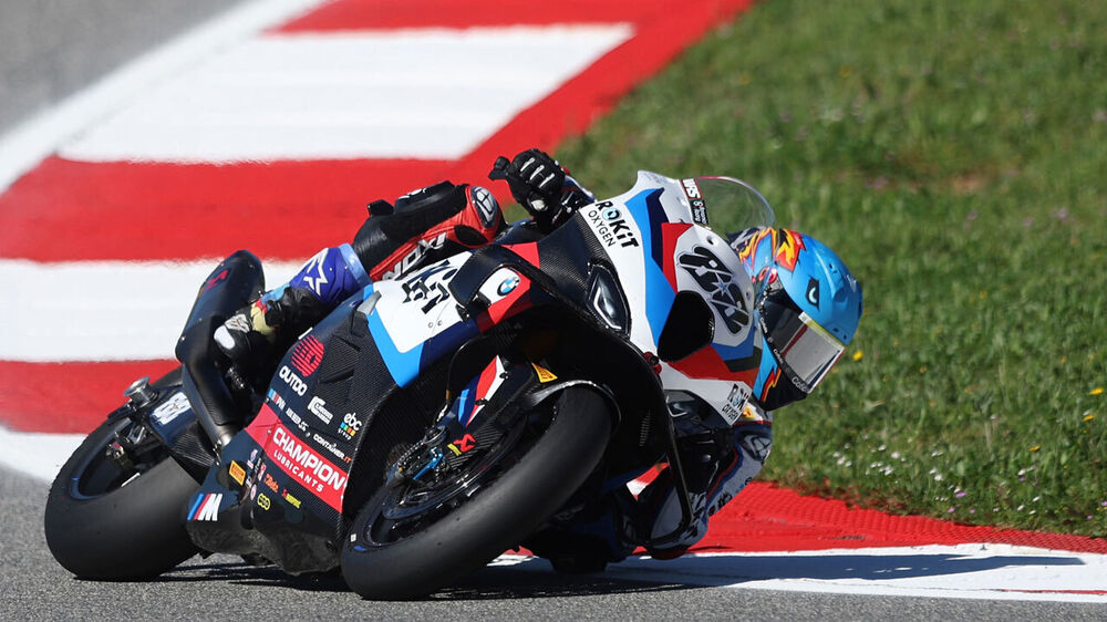 Miguel Oliveira termina a primeira corrida de Superbikes em Portimão no pódio