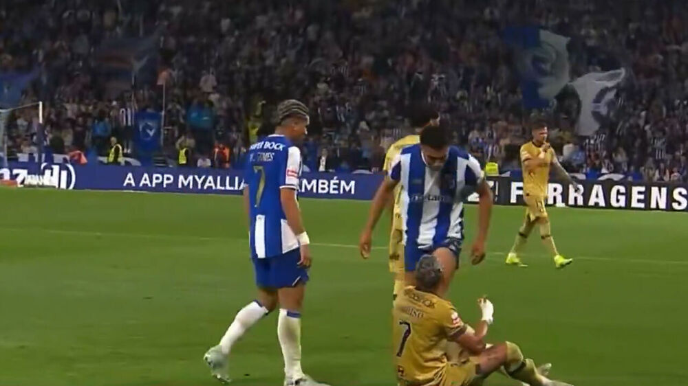 Sporting vai fazer participação disciplinar por alegada cuspidela de Alberto Costa