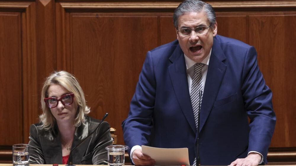 Ministro dos Assuntos Parlamentares, Carlos Abreu Amorim