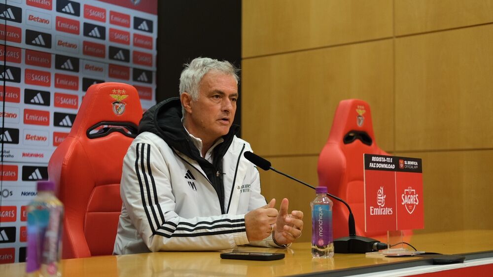 Mourinho acaba com as dúvidas: «Fui claro e objetivo, quero ficar no Benfica»