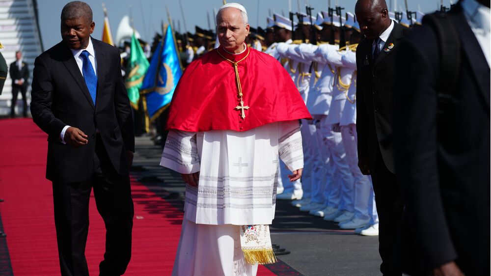 Papa Leão XIV chegou a Angola para visita de três dias