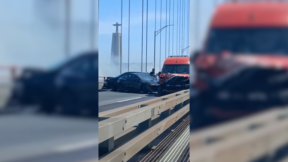 Acidente na Ponte 25 de Abril corta trânsito no sentido Almada-Lisboa