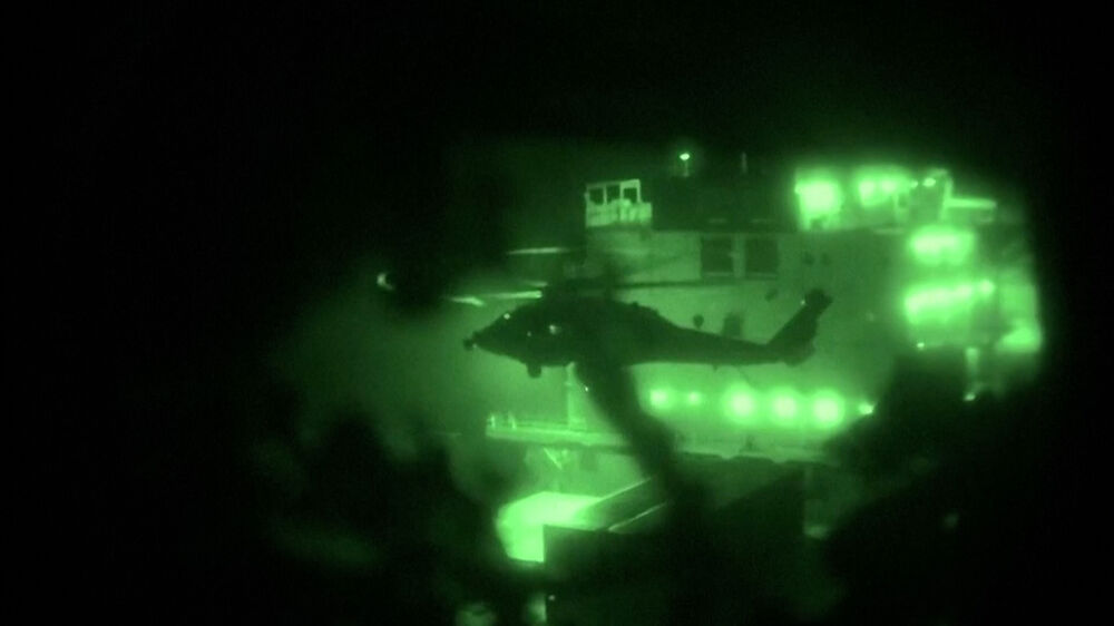 EUA divulgam imagens do momento em que capturam navio iraniano