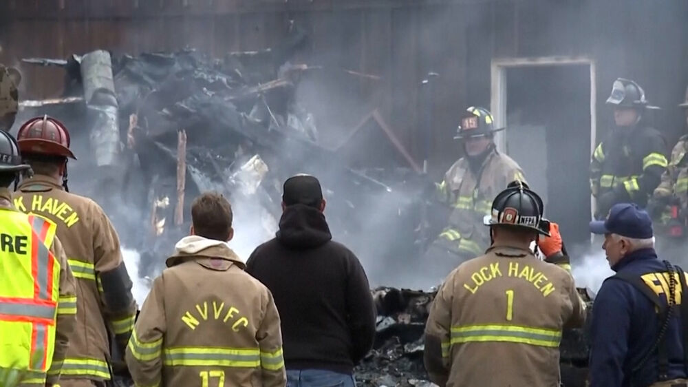 Mãe e seis filhos morrem em casa após explosão seguida de incêndio na Pensilvânia