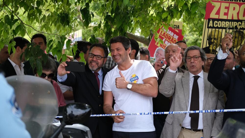 Apoiantes e opositores protestam contra Lula da Silva em Belém