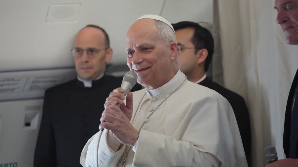 Papa Leão XIV presta homenagem a Papa Francisco no primeiro aniversário da morte do ex-líder da Igreja Católica 