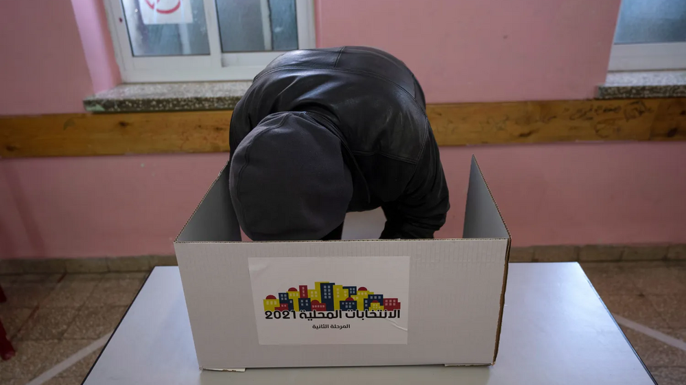 Palestinianos votam nas primeiras eleições desde a guerra em Gaza