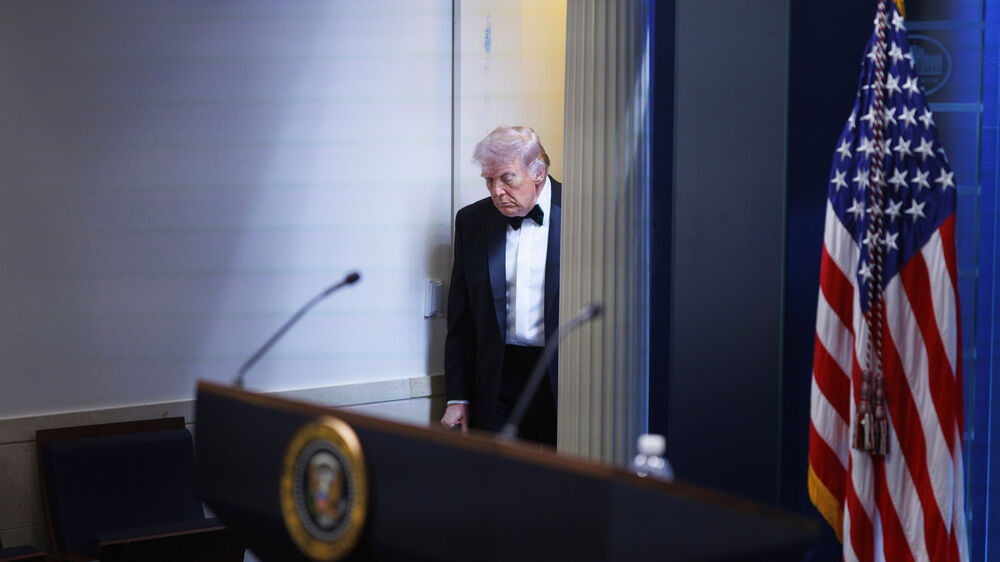 Donald Trump à entrada para a sala de imprensa na Casa Branca